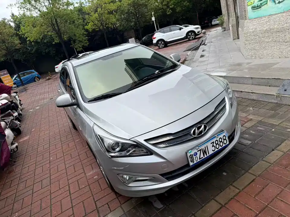 Hyundai Rena