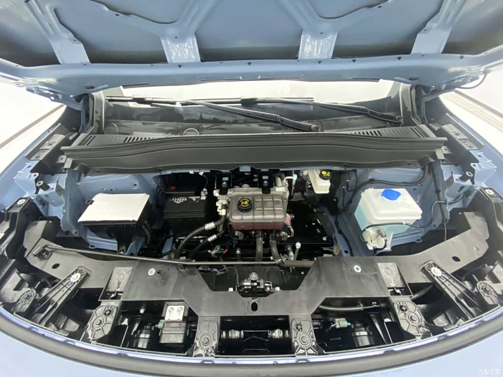 Leapmotor B10, 2025 12