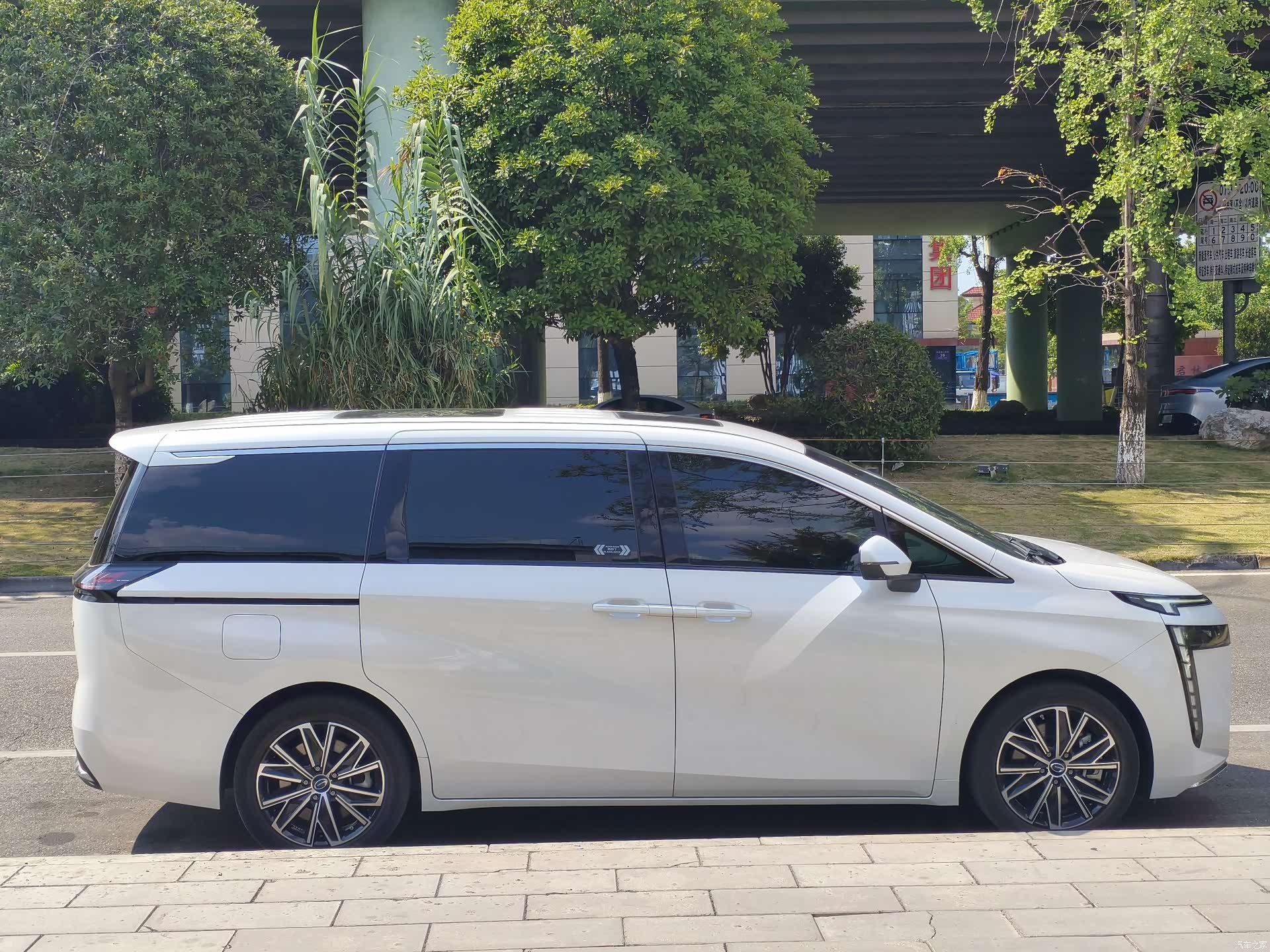 Trumpchi E8, 2024 14