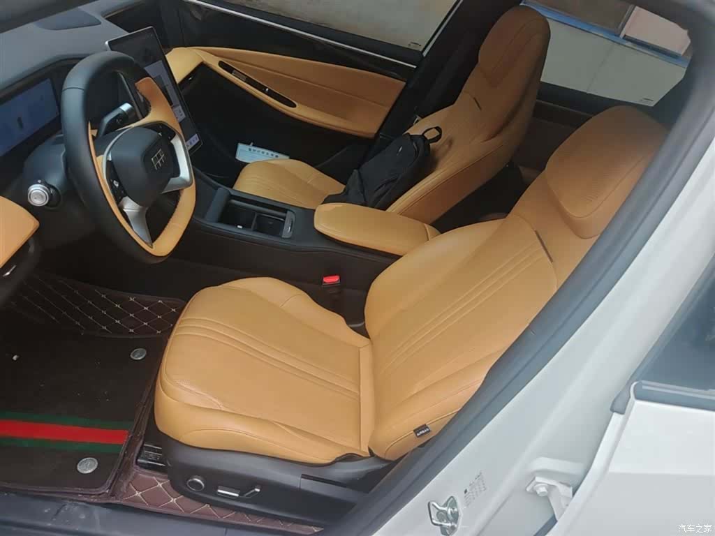 Geely Galaxy L7, 2023 11