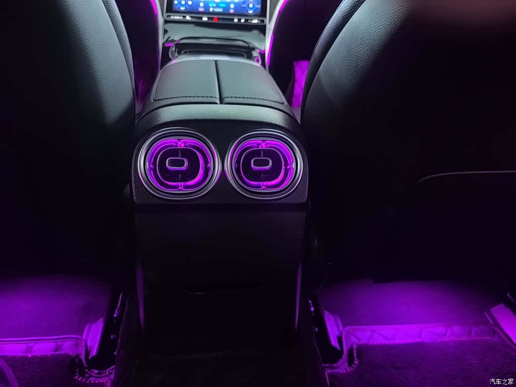 Mercedes-Benz C-Class, 2025 20