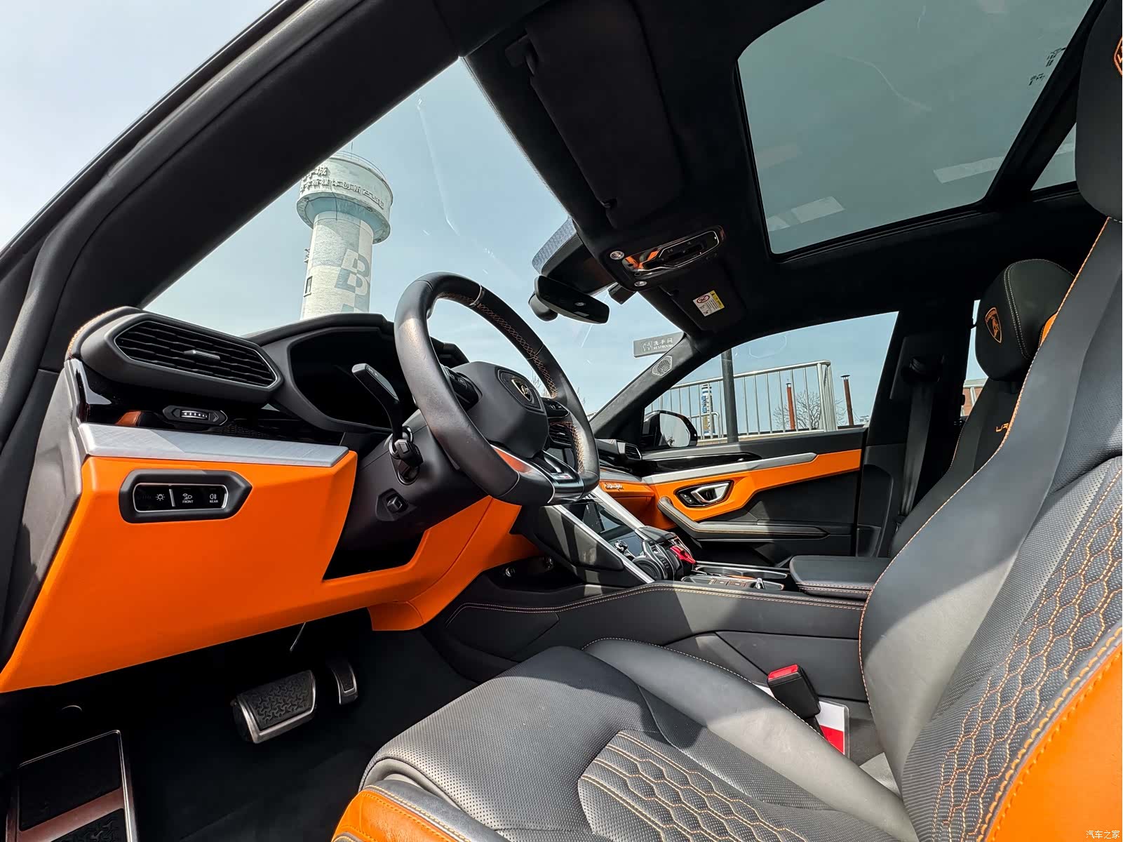 Lamborghini Urus, 2023 4