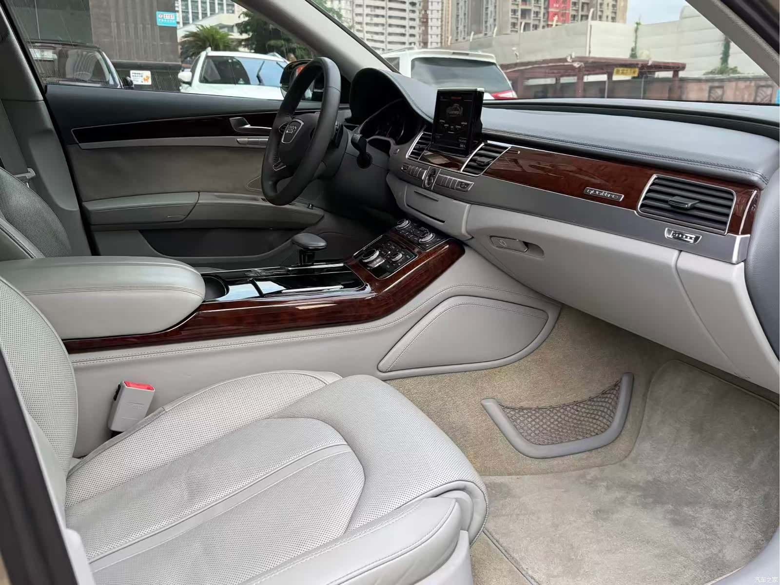 Audi A8L, 2012 6