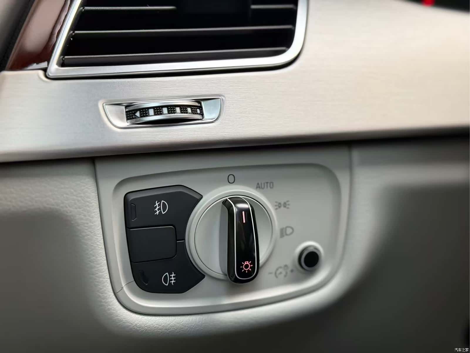 Audi A8L, 2012 22