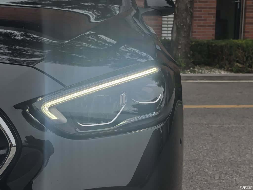 Mercedes-Benz C-Class, 2025 14