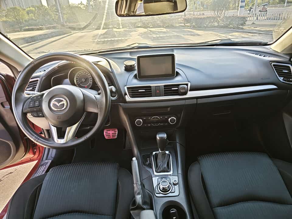 Mazda 3 Angkesaila