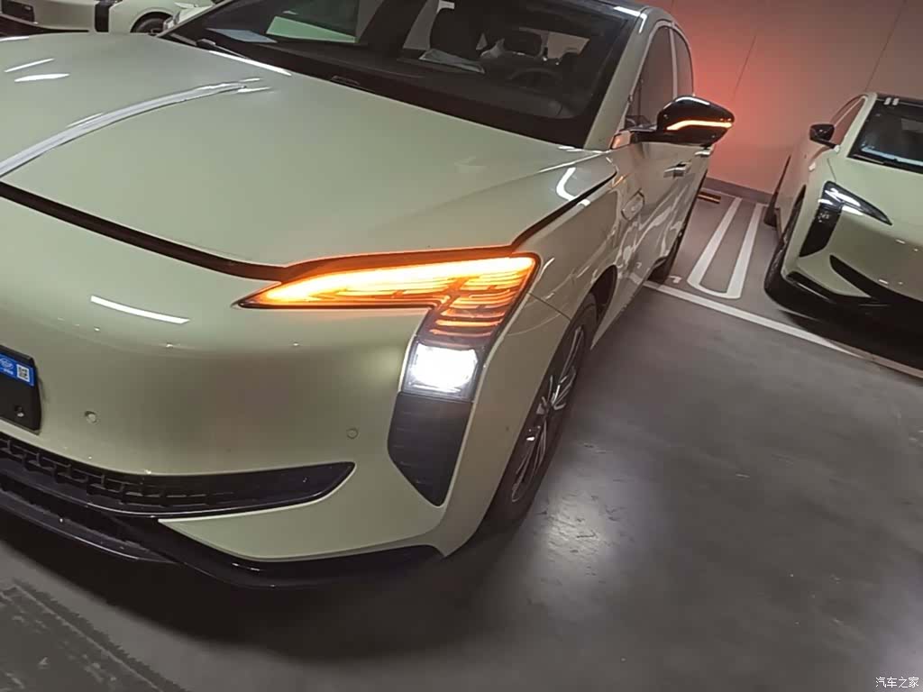 Hongqi H7, 2026 24