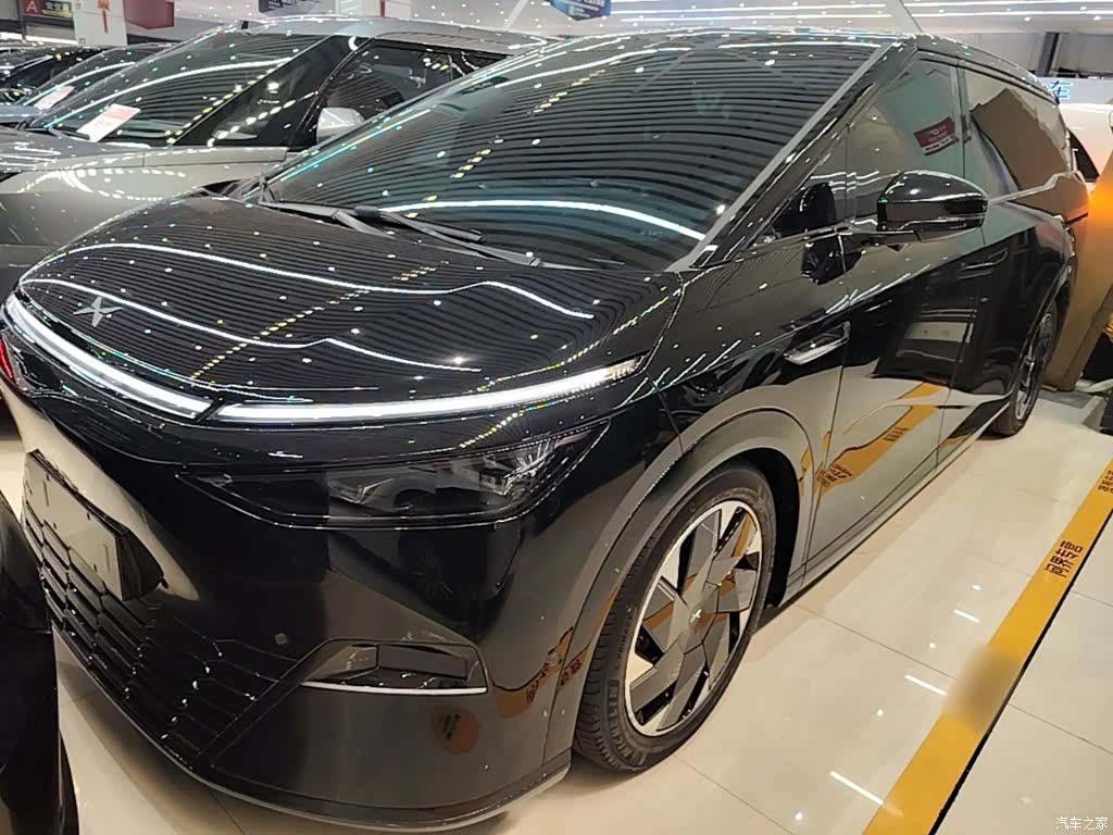 Xpeng X9, 2025 2