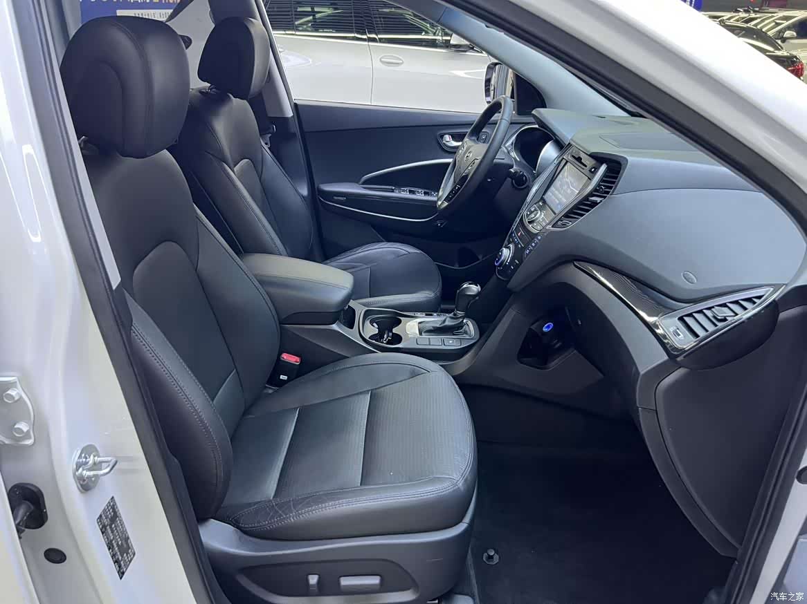 Hyundai Santa Fe, 2015 17