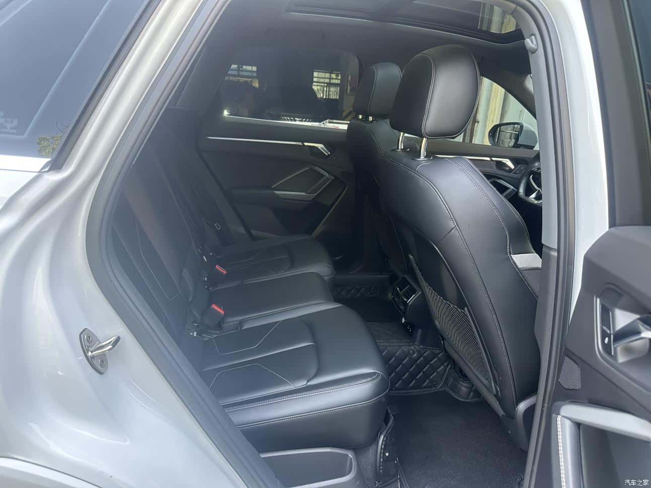 Audi Q3, 2023 10
