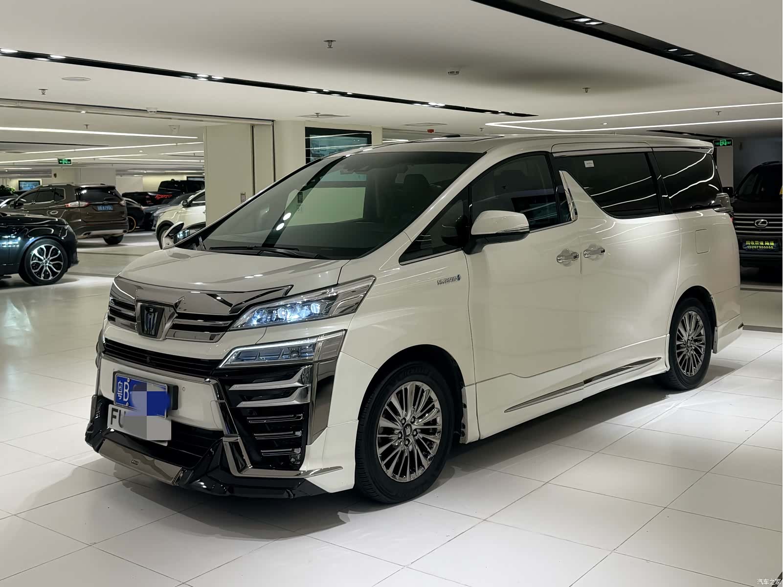 Toyota Vellfire, 2021 1