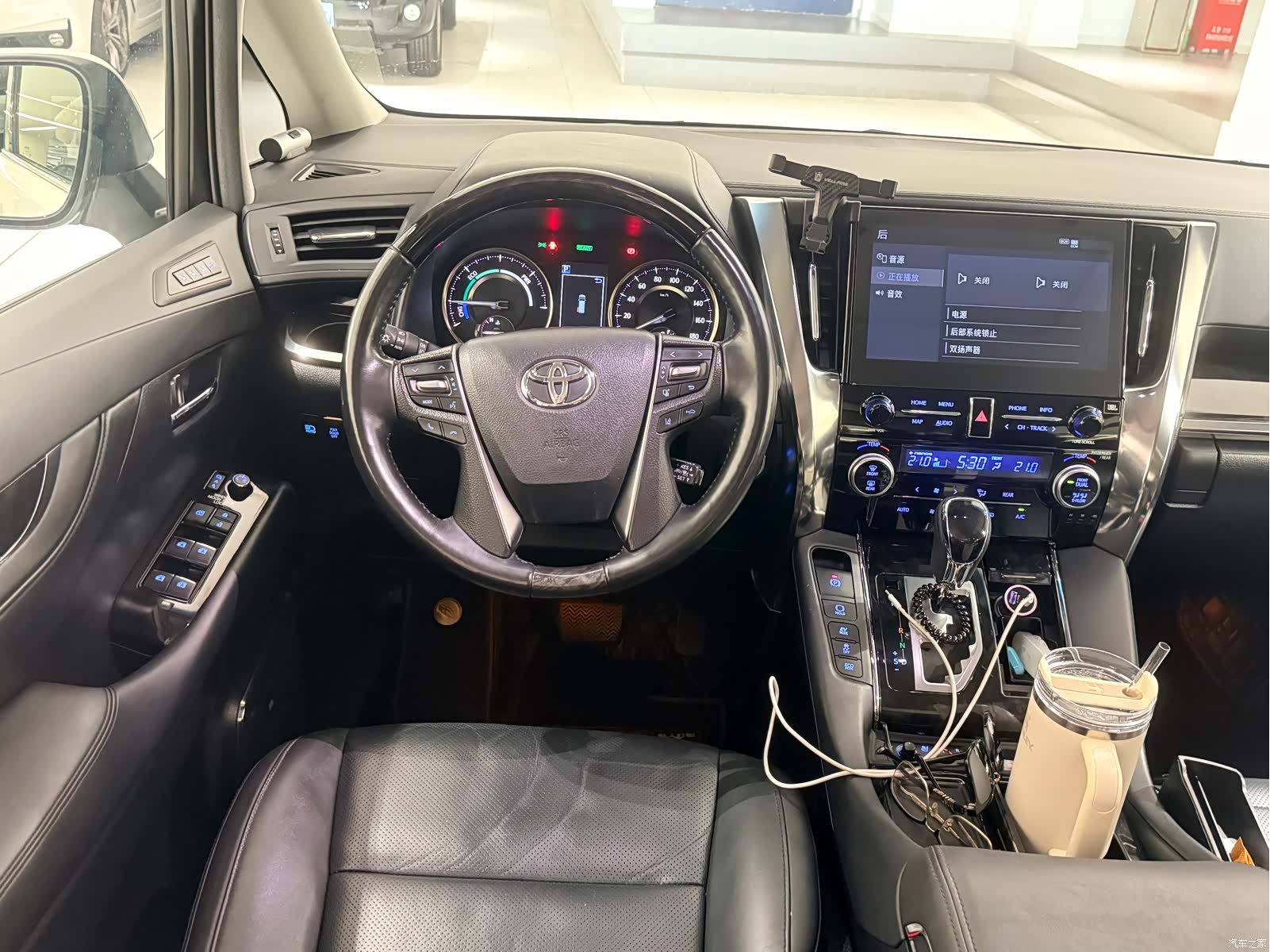Toyota Vellfire, 2021 12
