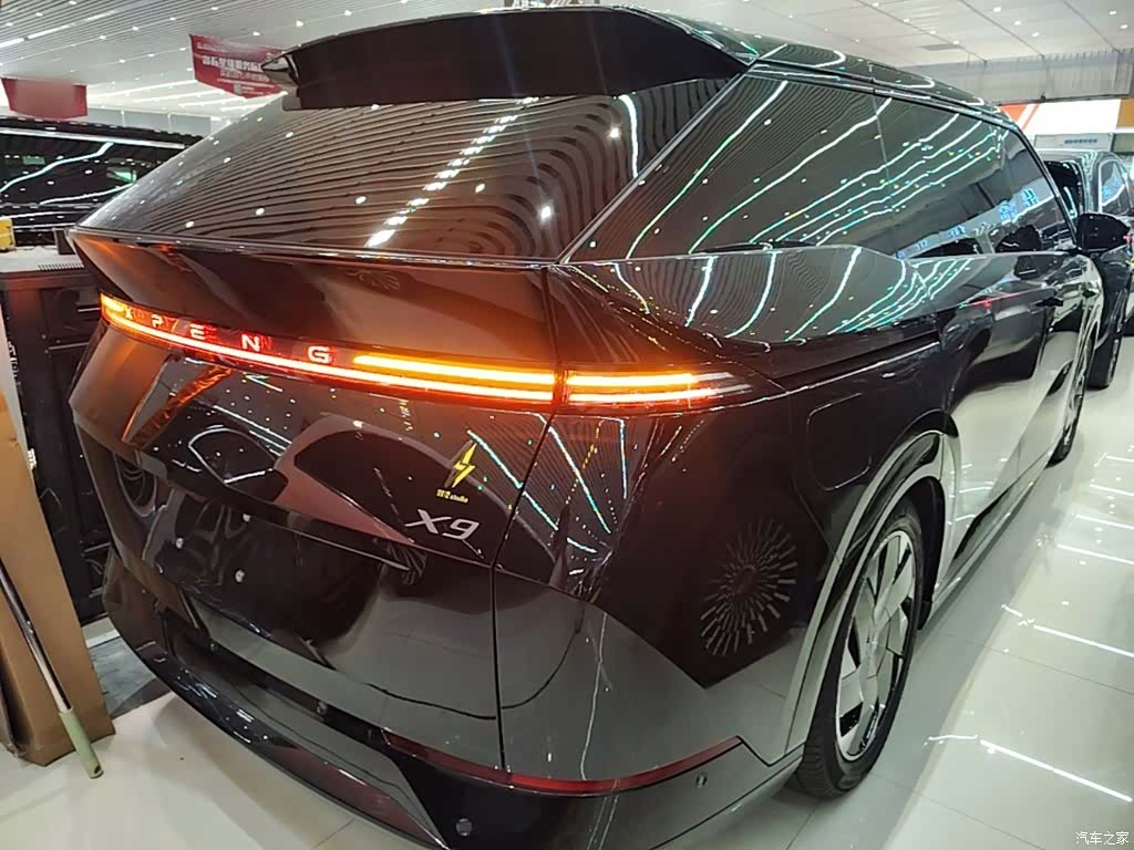 Xpeng X9, 2025 7