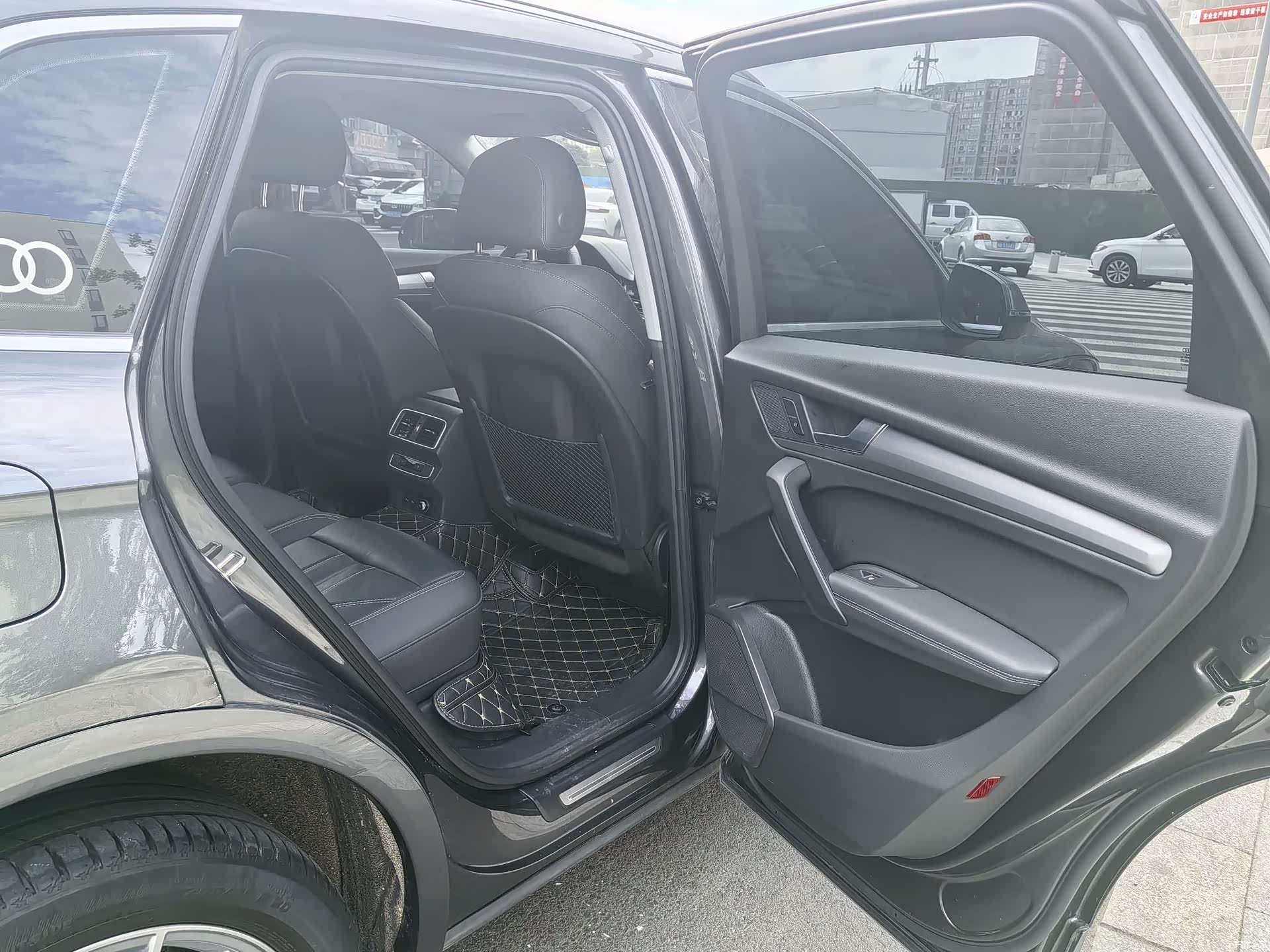 Audi Q5L, 2023 9