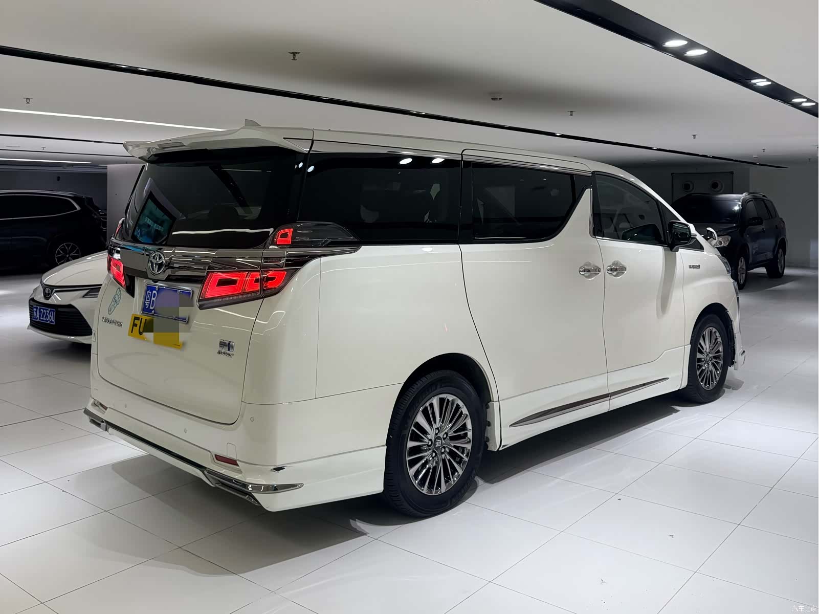 Toyota Vellfire, 2021 6