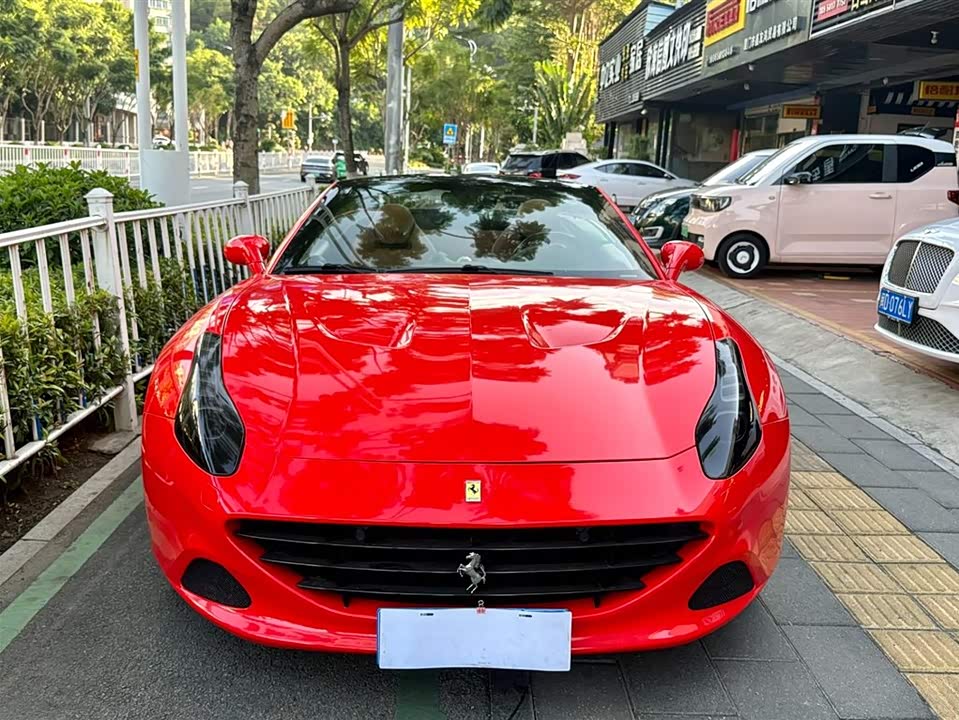 Ferrari California T
