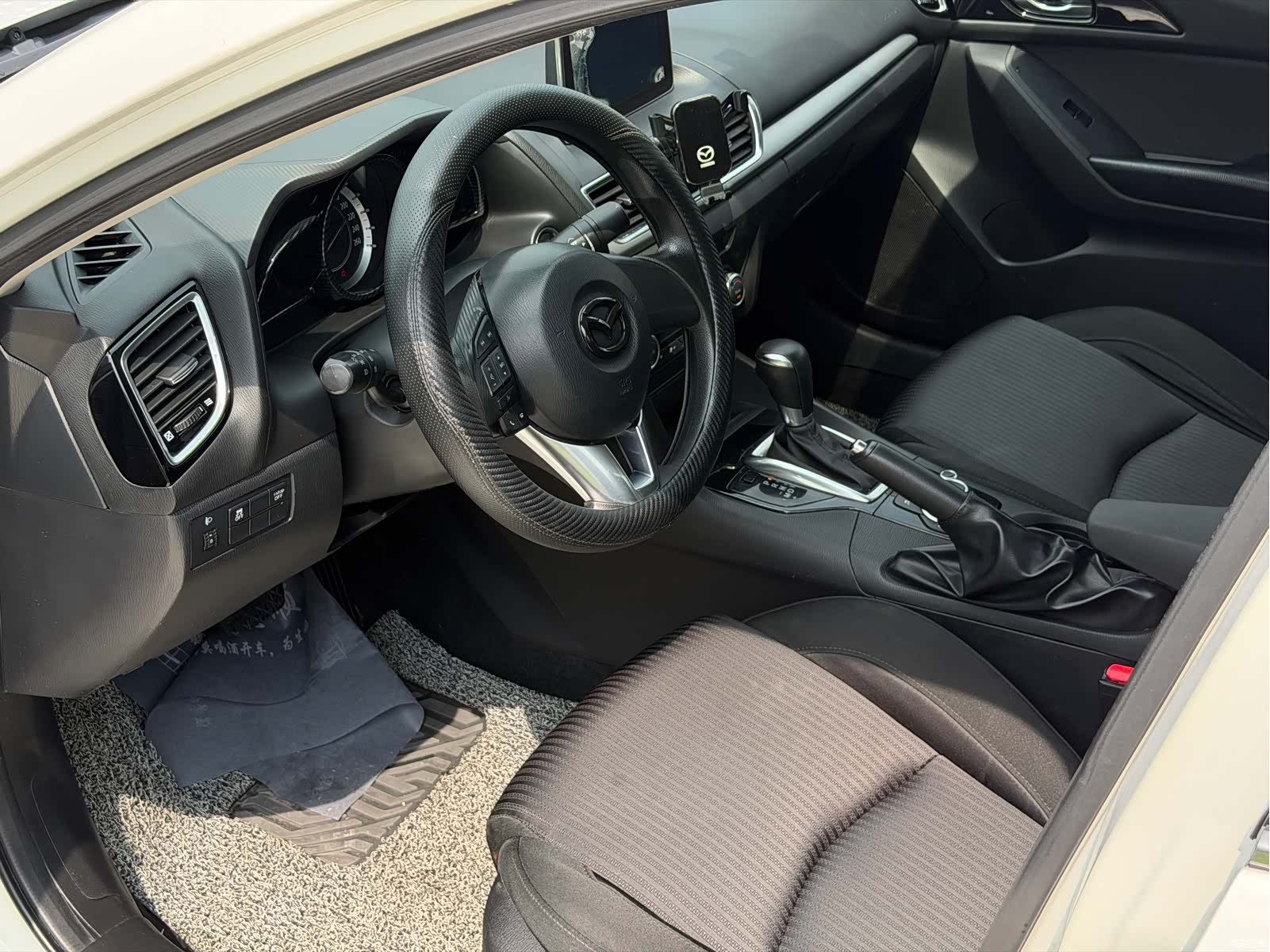 Mazda Mazda3, 2016 7