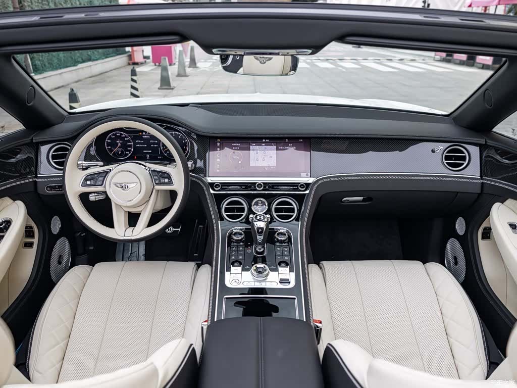 Bentley Continental GT, 2022 11
