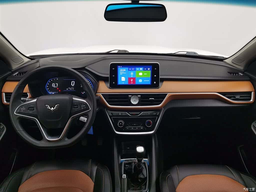 Wuling Hongguang, 2018 все фото
