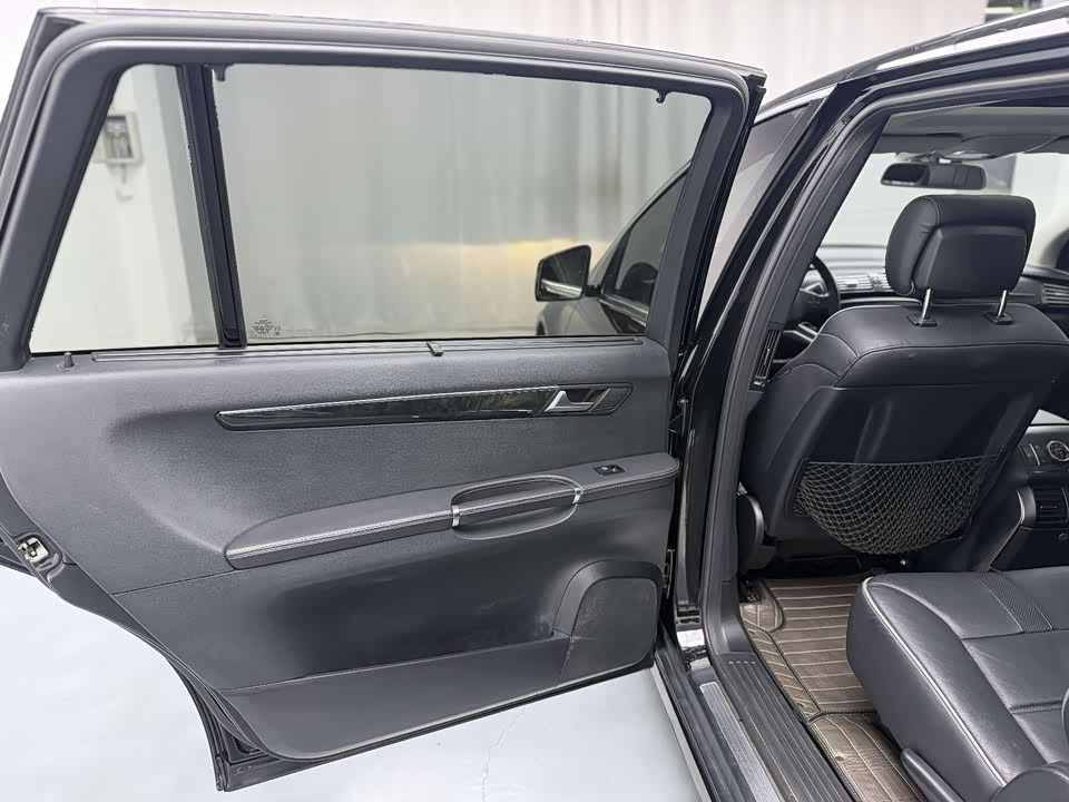 Mercedes-Benz R-class