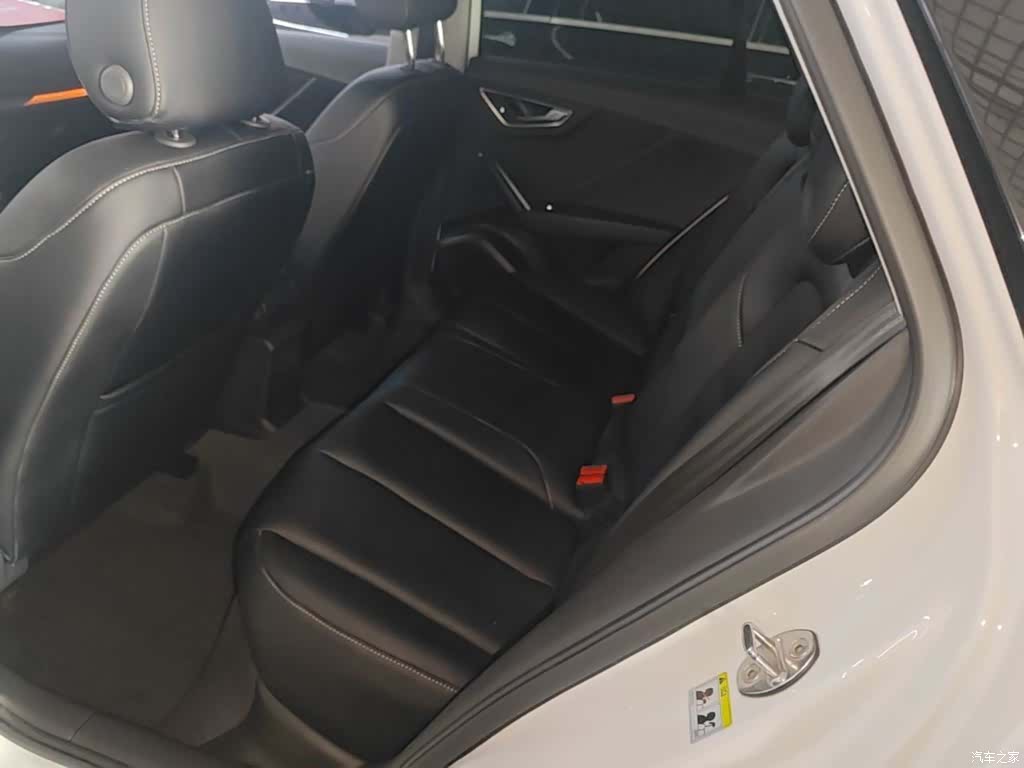 Audi Q2L, 2019 17
