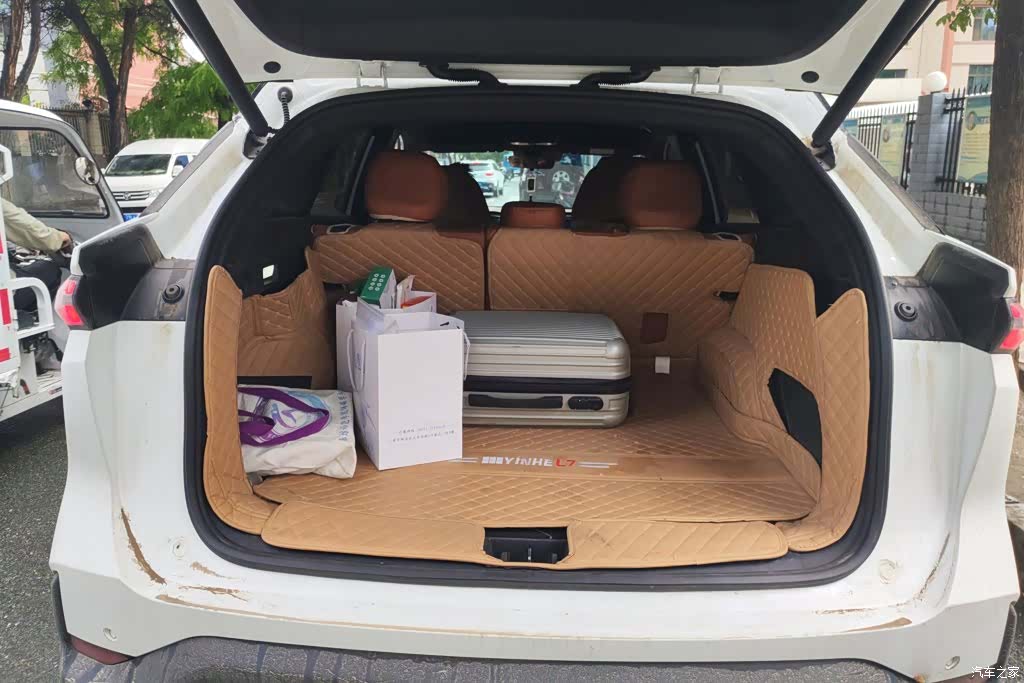 Geely Galaxy L7, 2024 4