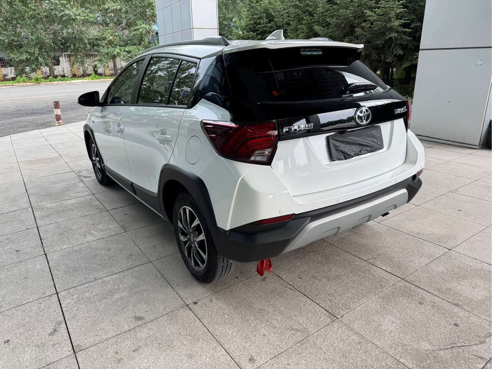 Toyota YARiS L, 2022 все фото