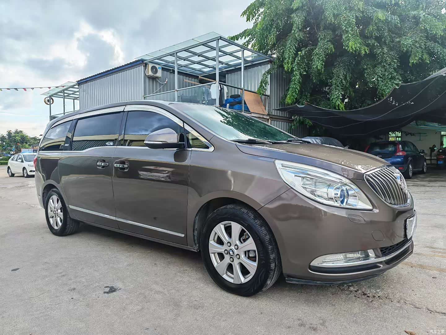 Buick GL8, 2015 9
