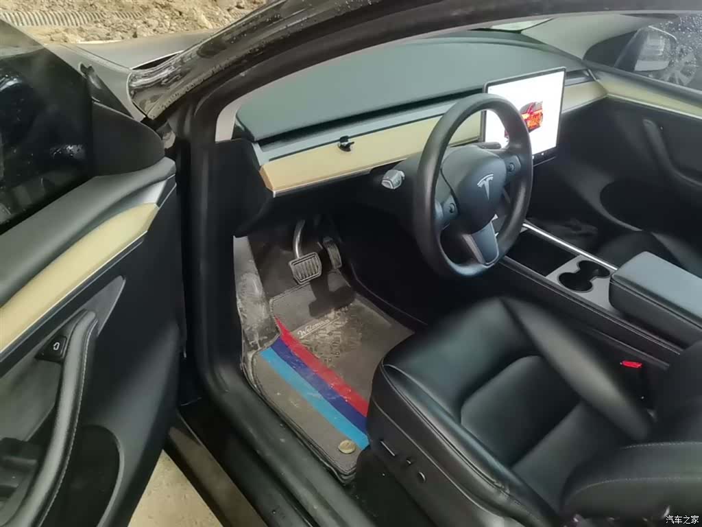 Tesla Model Y, 2022 16