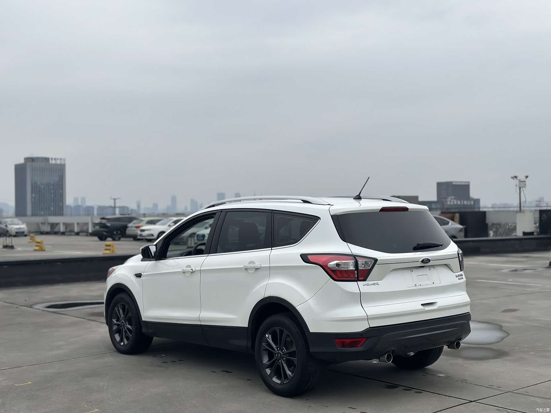 Ford Kuga, 2021 7