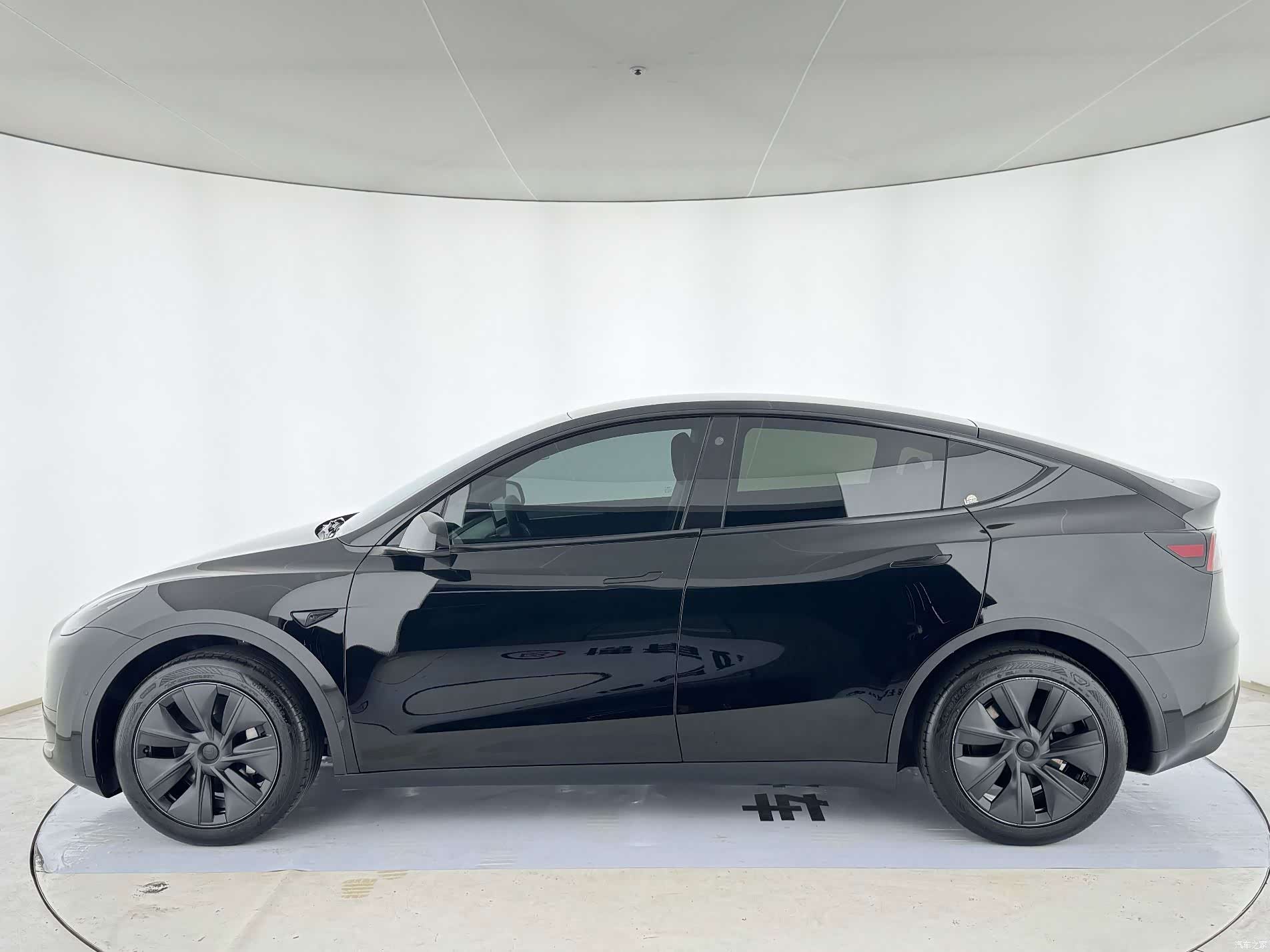 Tesla Model Y, 2024 3