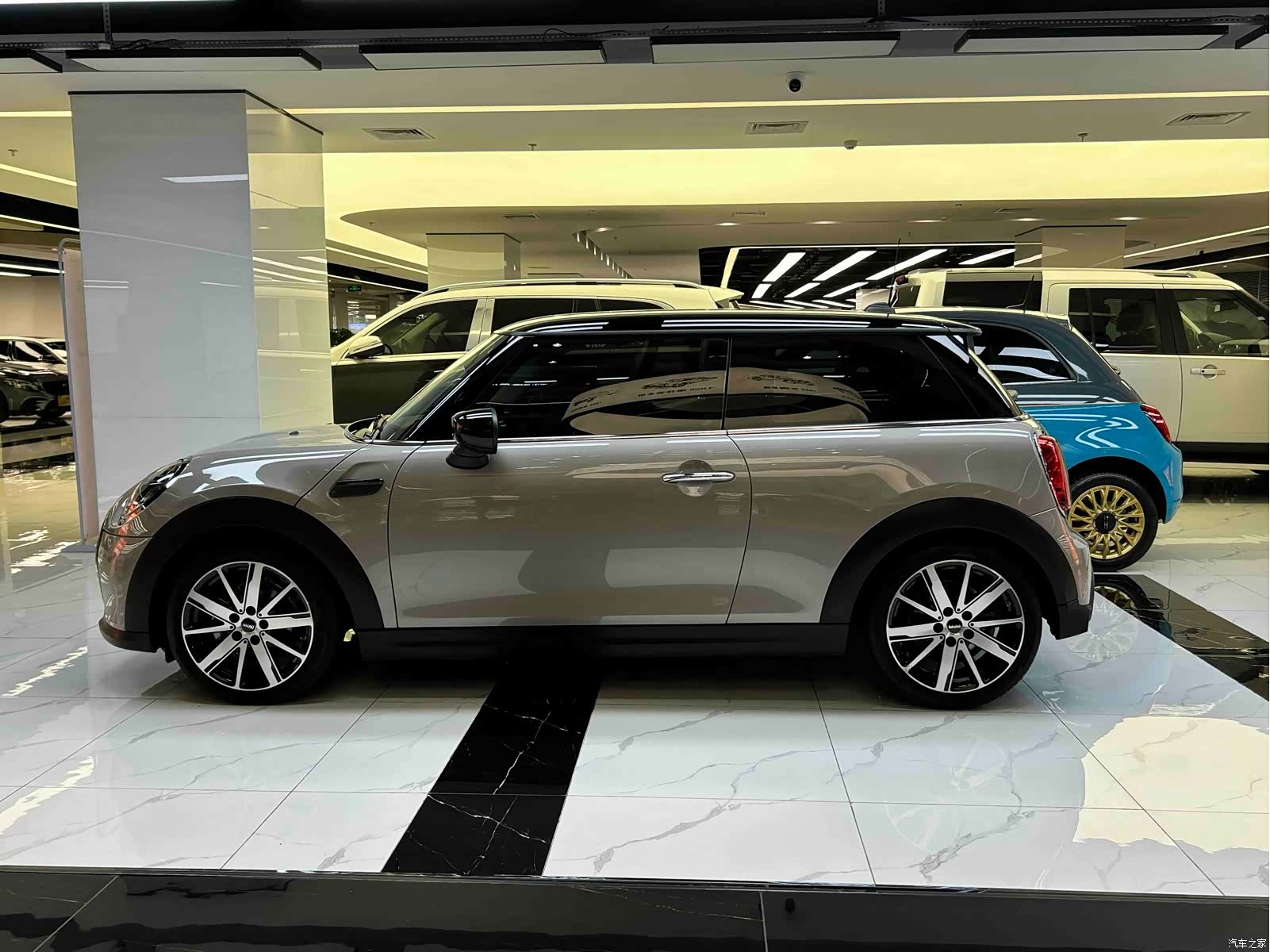 Mini Cooper, 2023 все фото