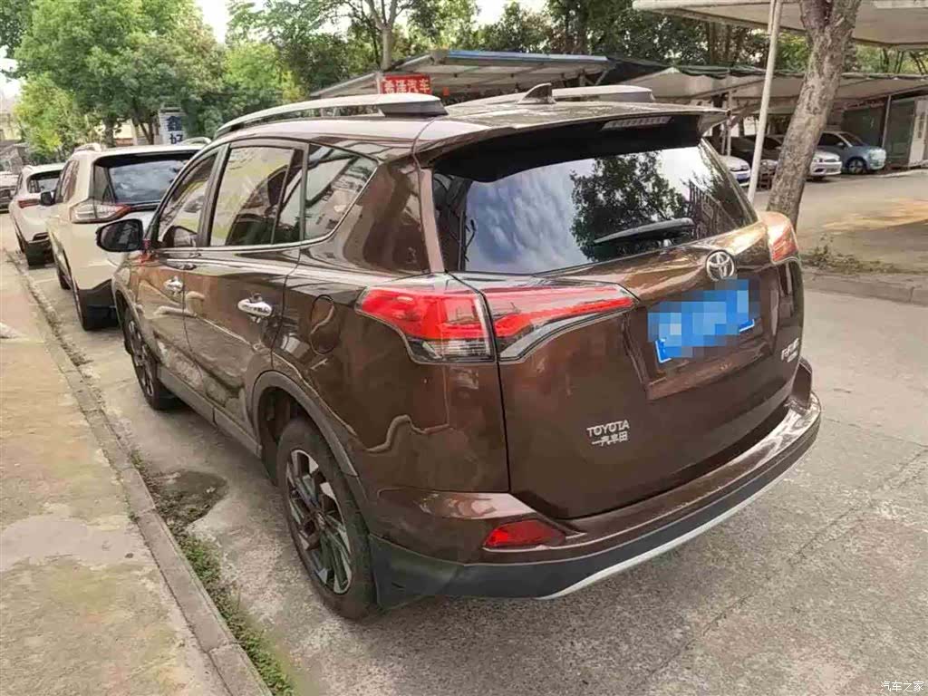 Toyota RAV4, 2017 все фото