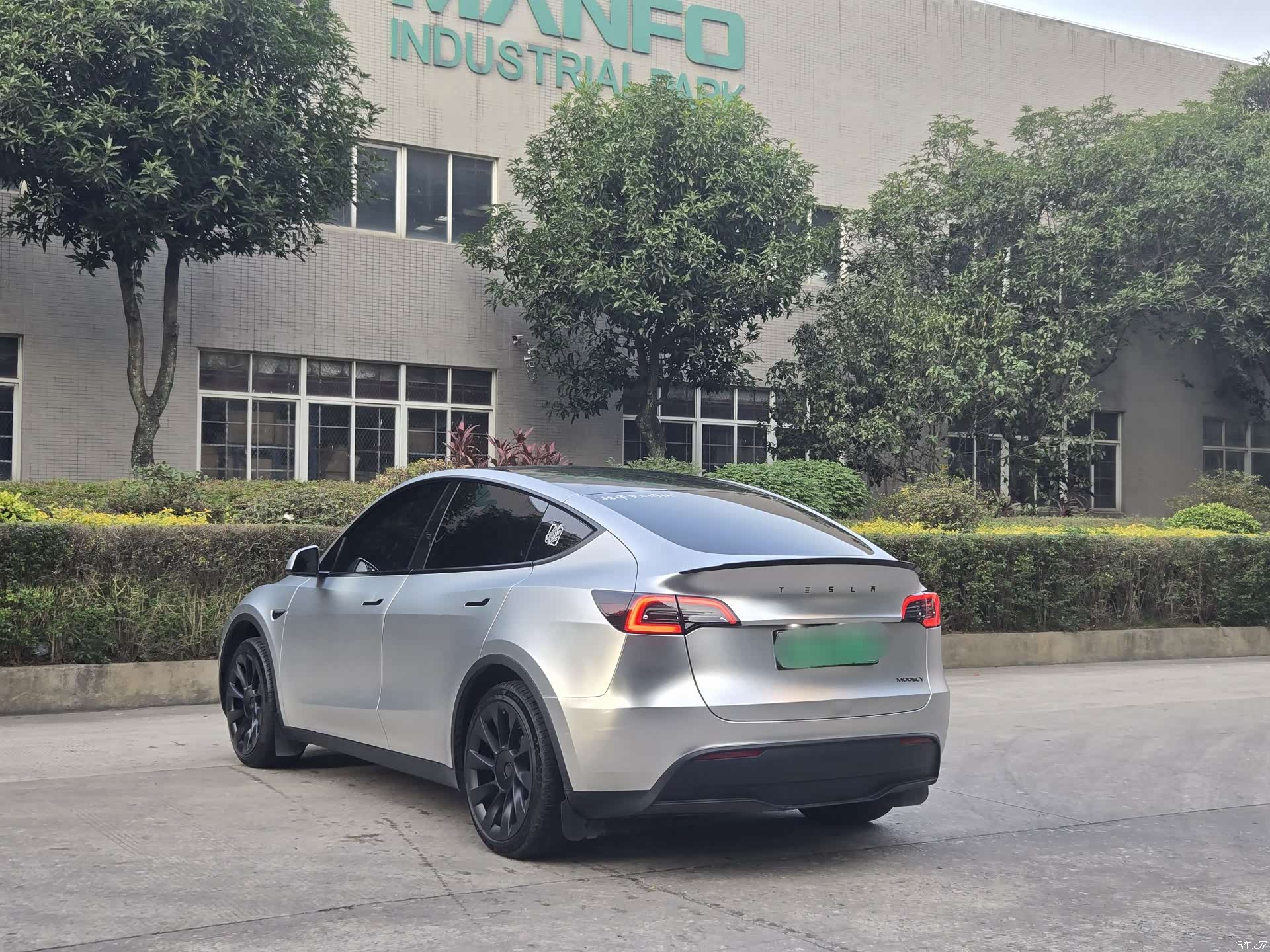 Tesla Model Y, 2025 6