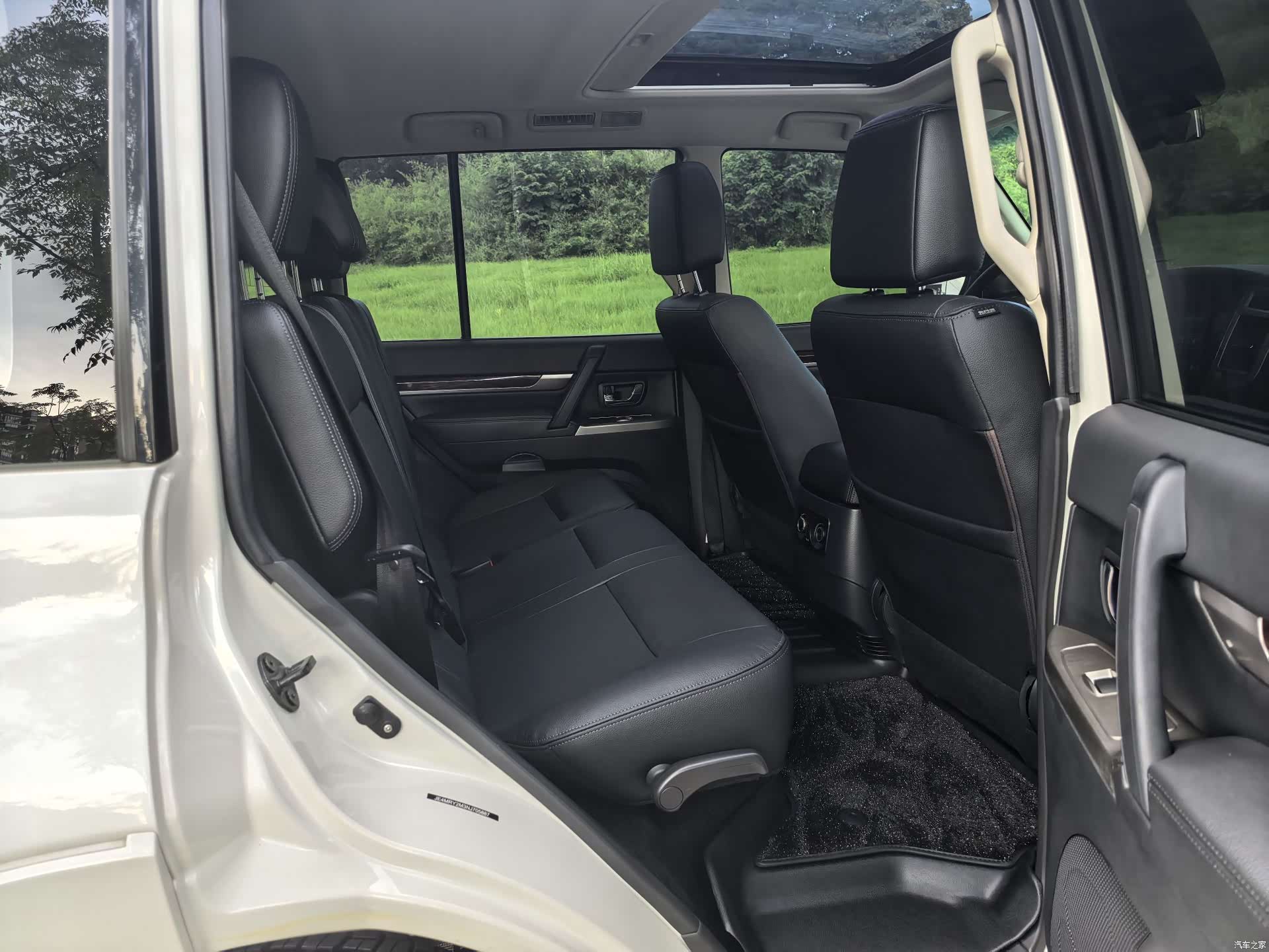 Mitsubishi Pajero, 2025 16