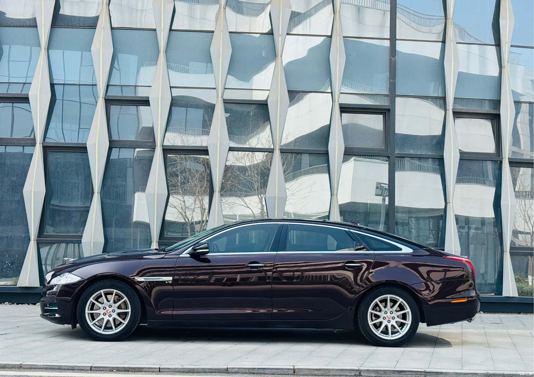 Jaguar XJ, 2014 3