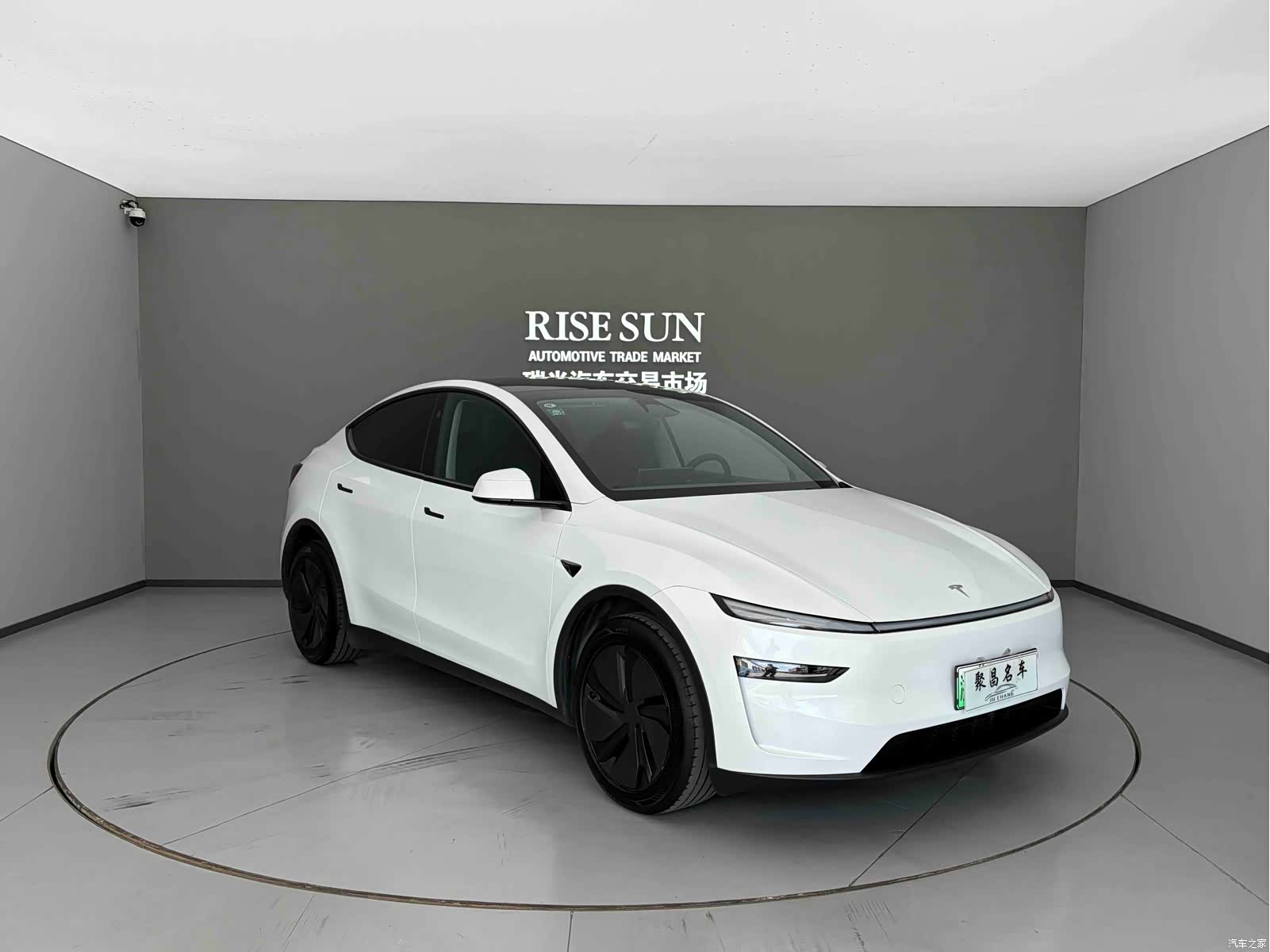 Tesla Model Y, 2025 3