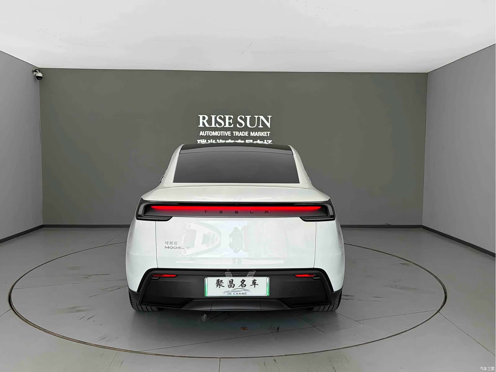 Tesla Model Y, 2025 10