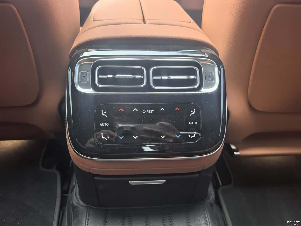 Mercedes-Benz S-Class, 2025 23