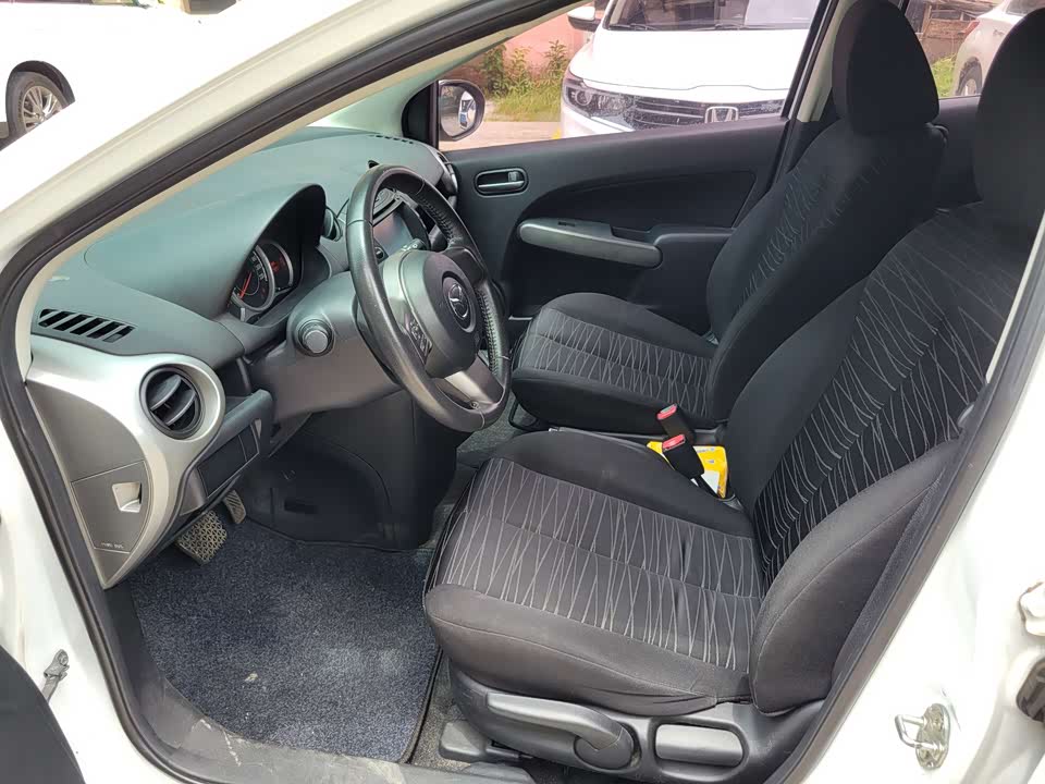 Mazda 2 Mazda 2