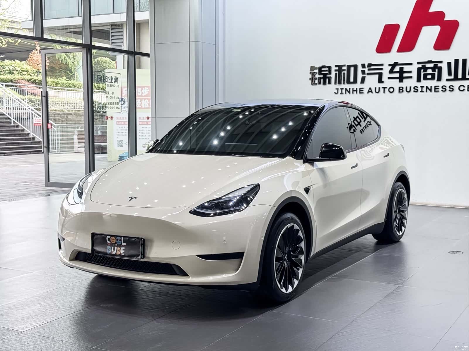 Tesla Model Y, 2024 1