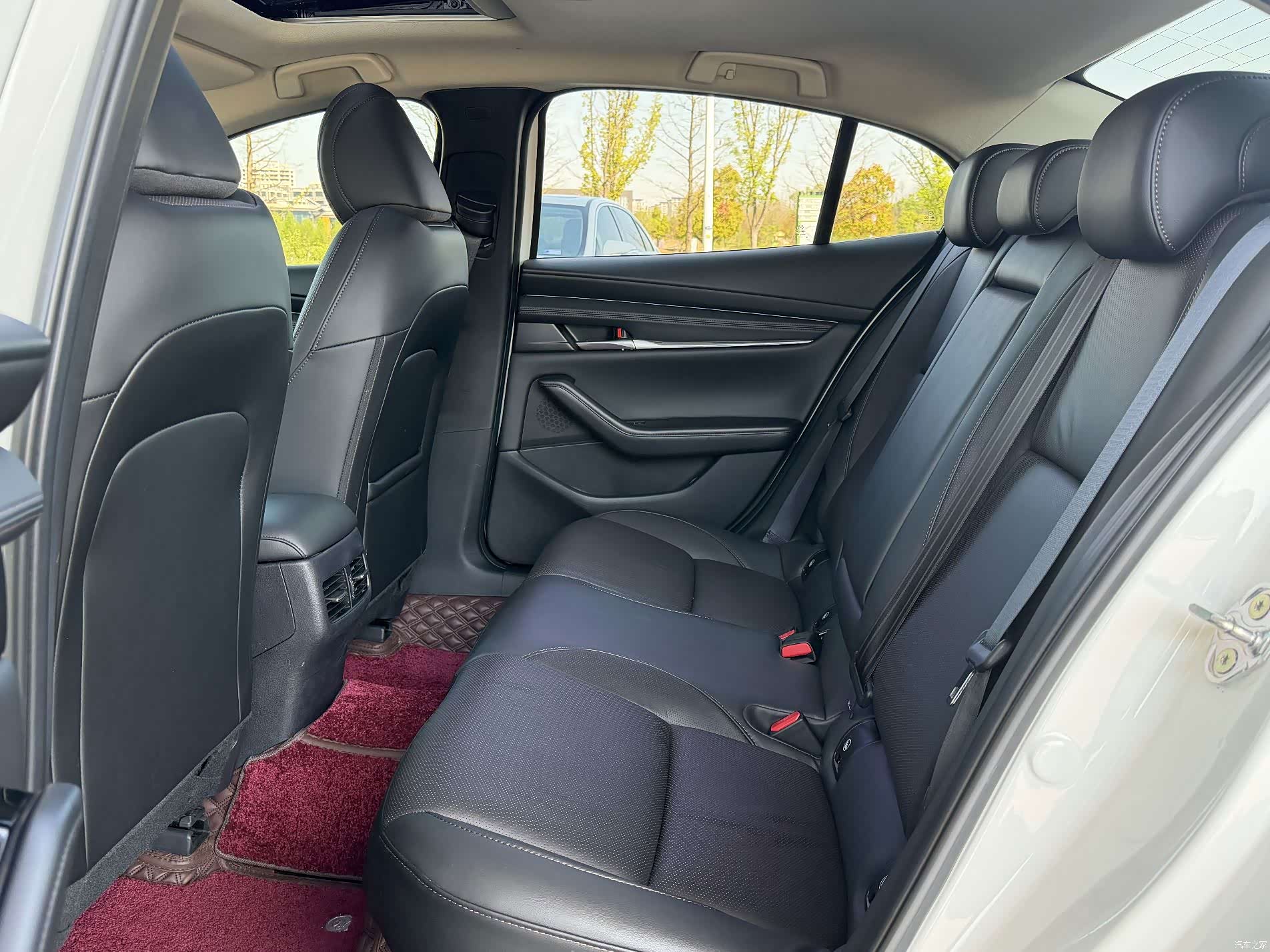 Mazda Mazda3, 2022 13