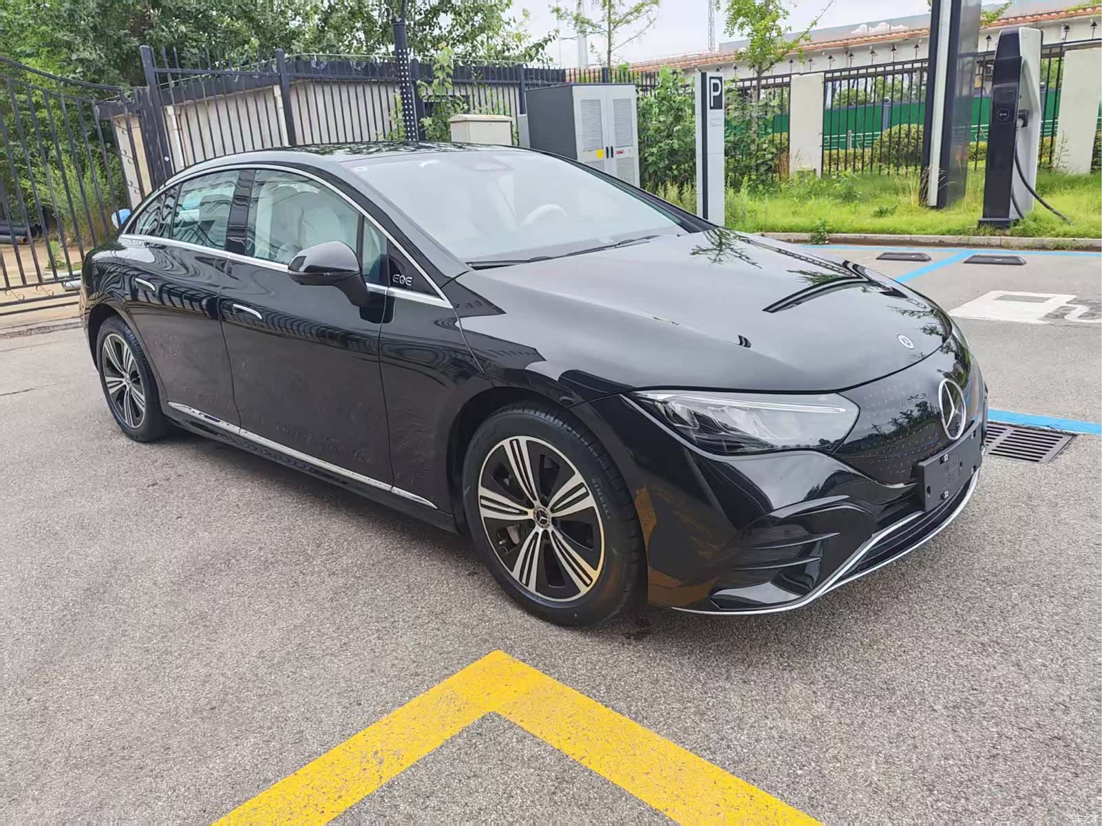 Mercedes-Benz EQE, 2025 4