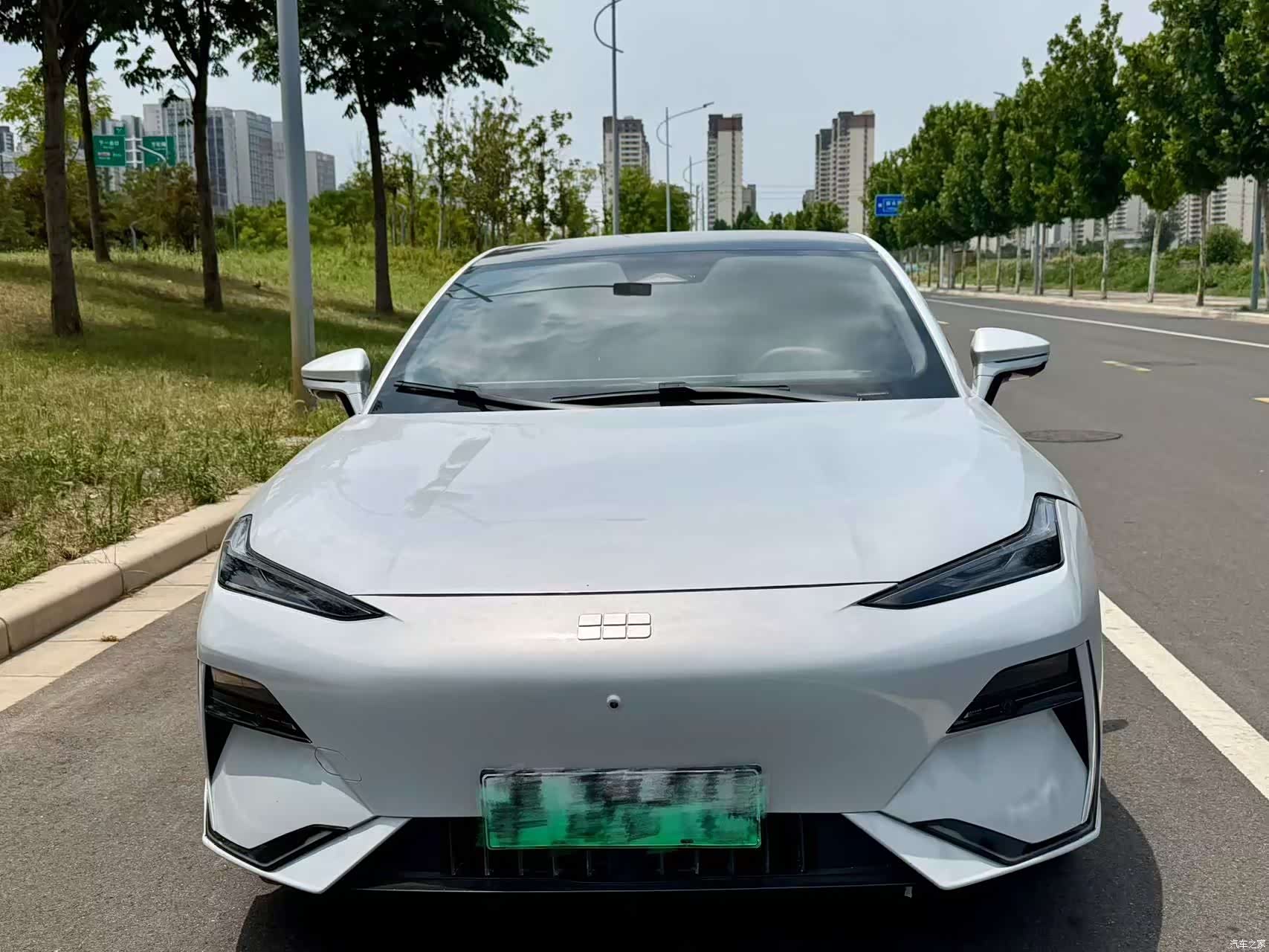 Geely E8, 2024 2
