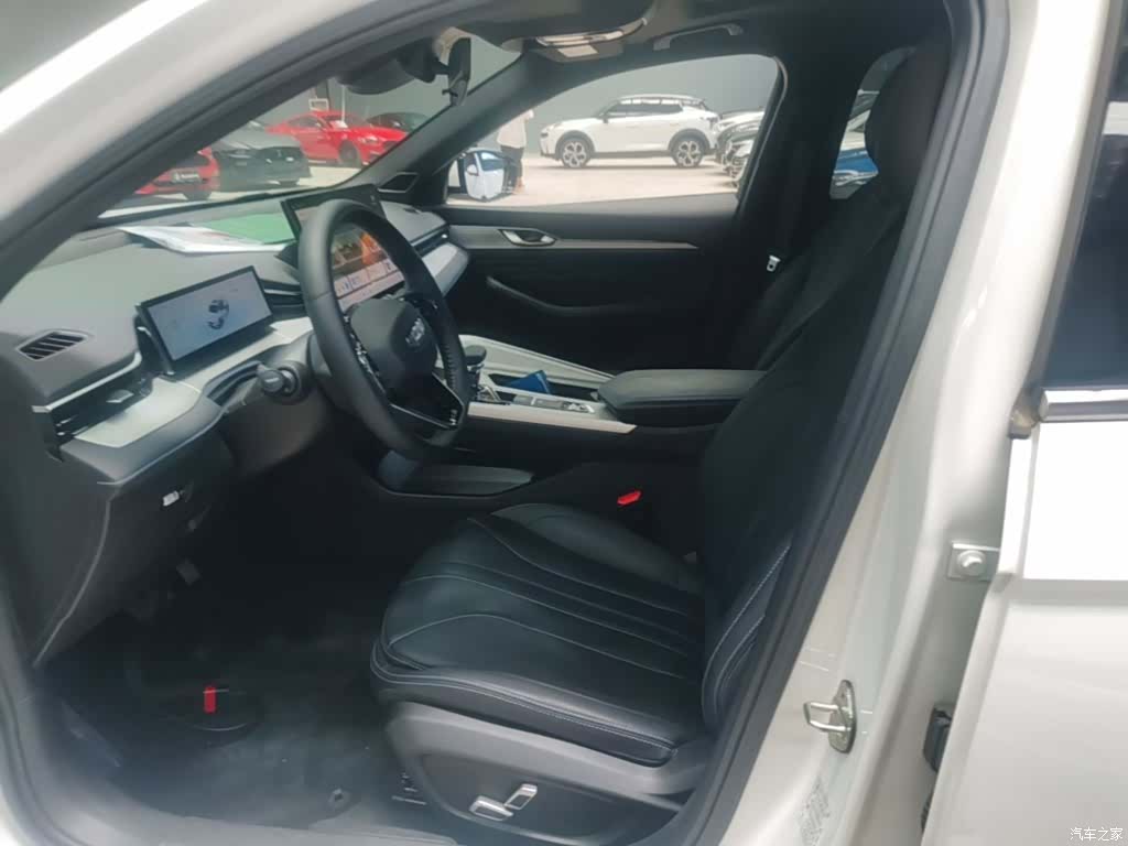 Geely Preface, 2025 15
