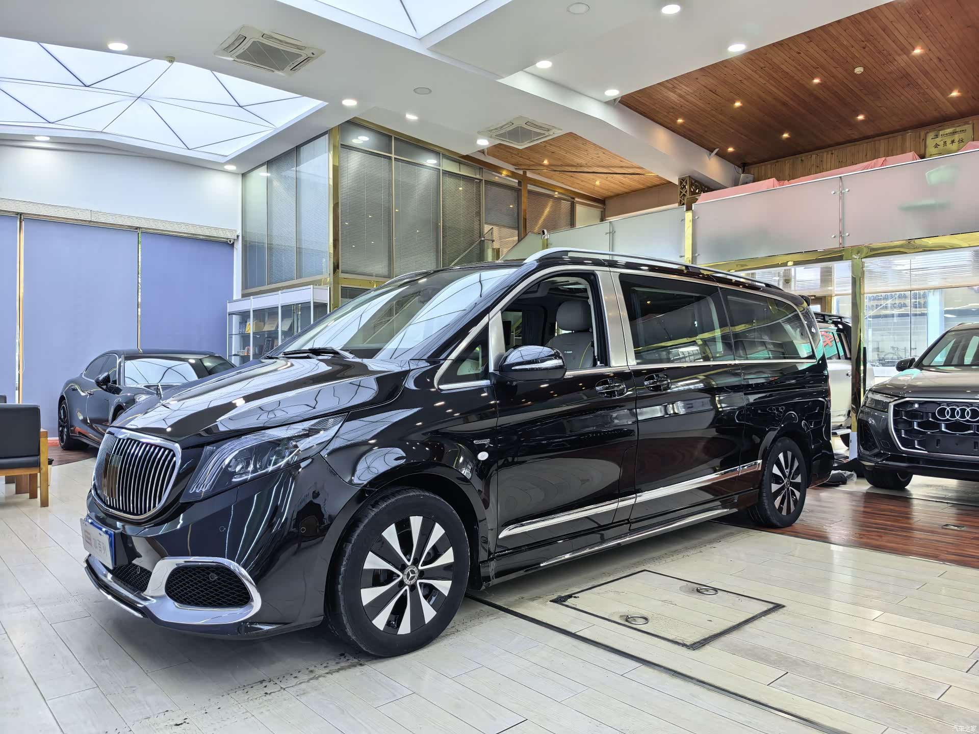 Mercedes-Benz 7, 2023 1