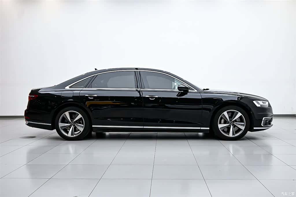 Audi A8L, 2022 6