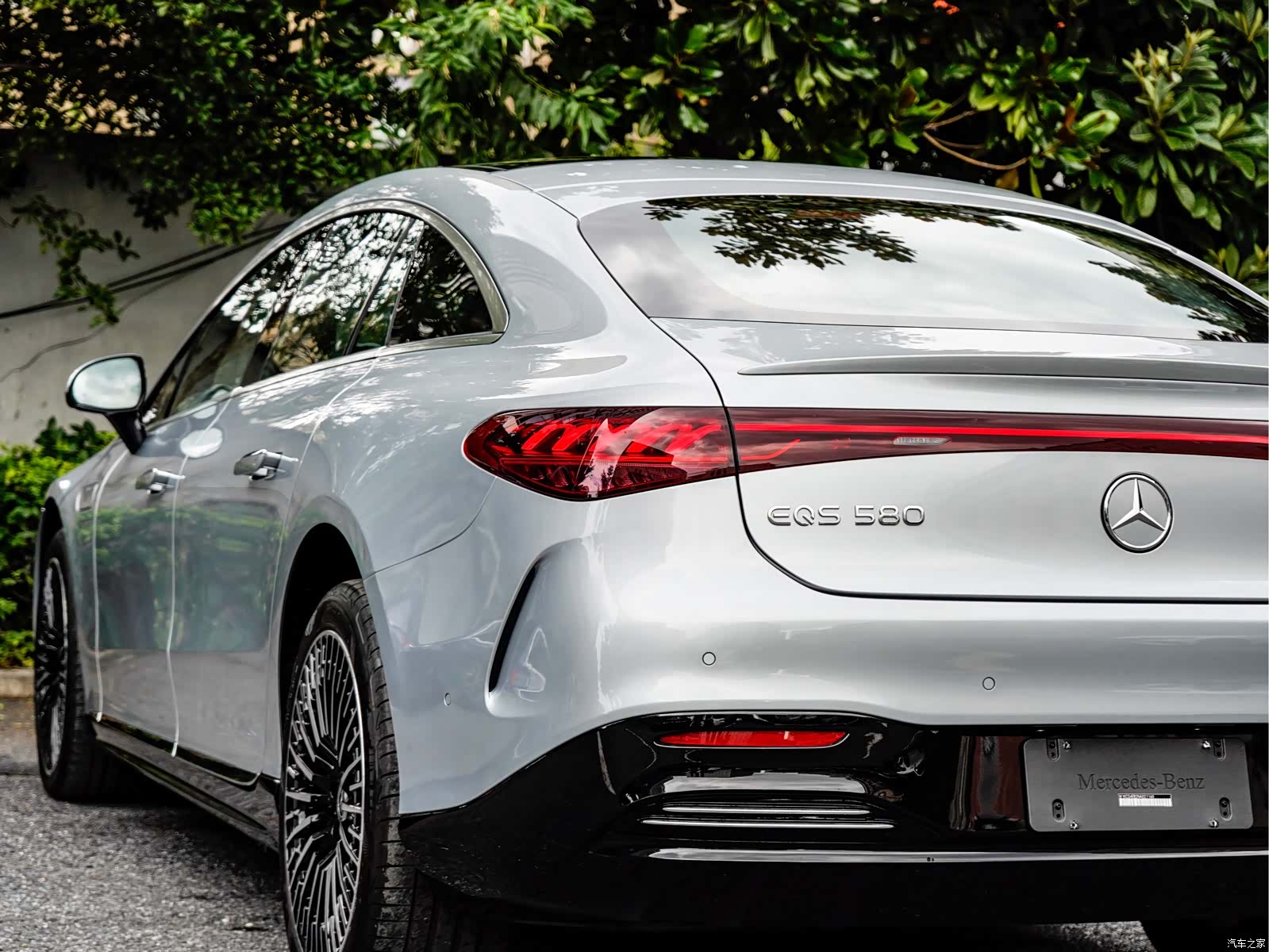 Mercedes-Benz EQS, 2024 7