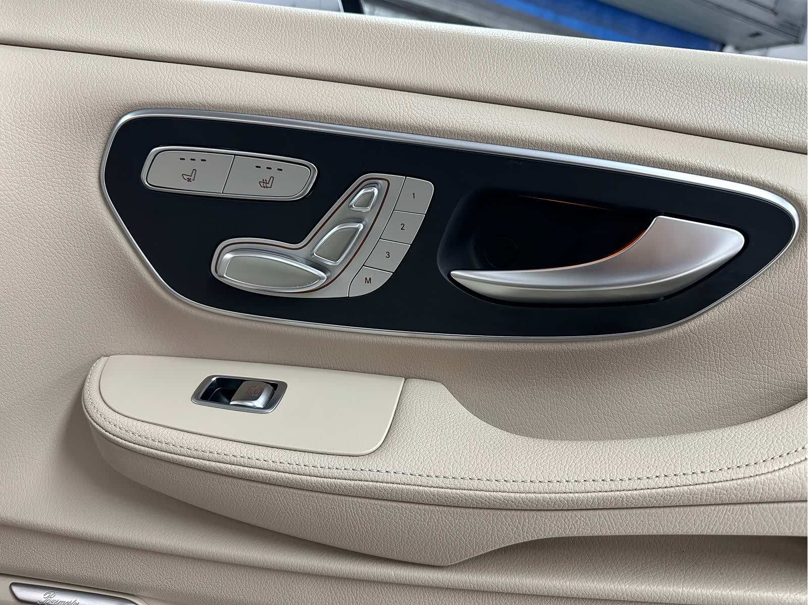 Mercedes-Benz V-Class, 2020 31