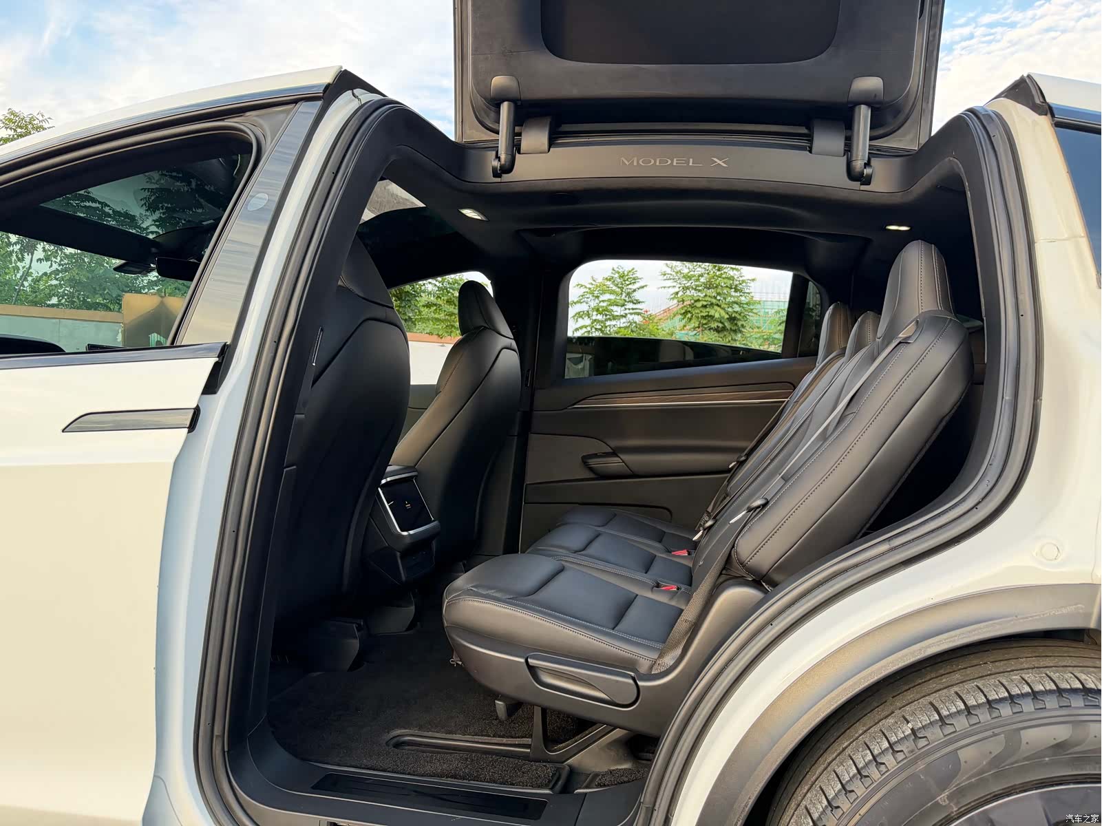 Tesla Model X, 2023 25